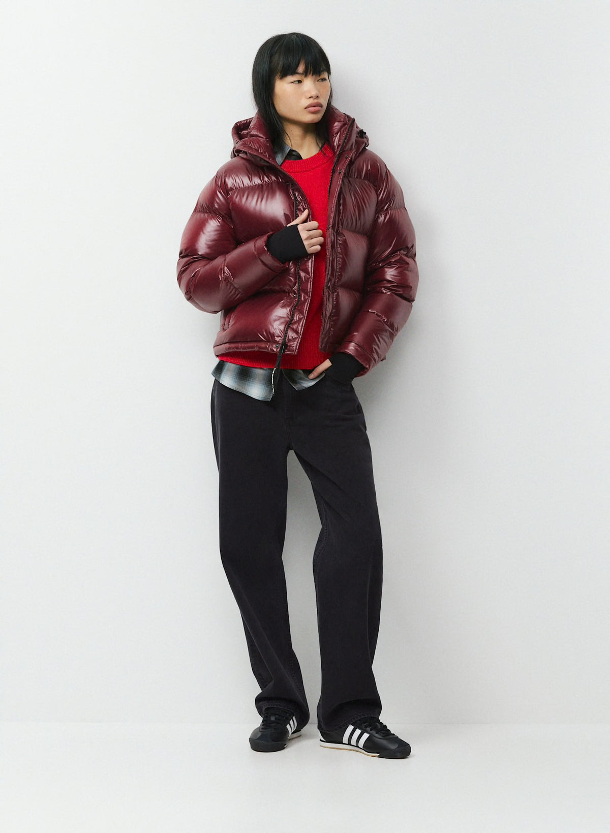 Aritzia 女生 Superpuff 四格真羽絨外套 800 - 酒紅亮面