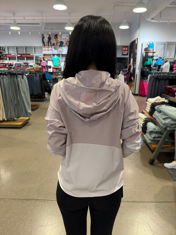 UA 女生 防風外套