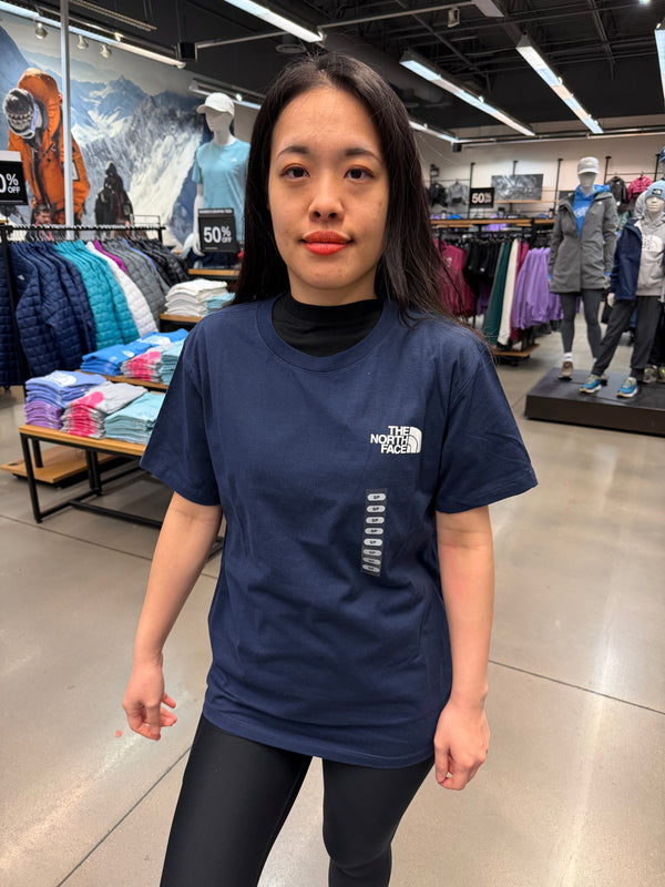 北臉 女生 背後靠山短T