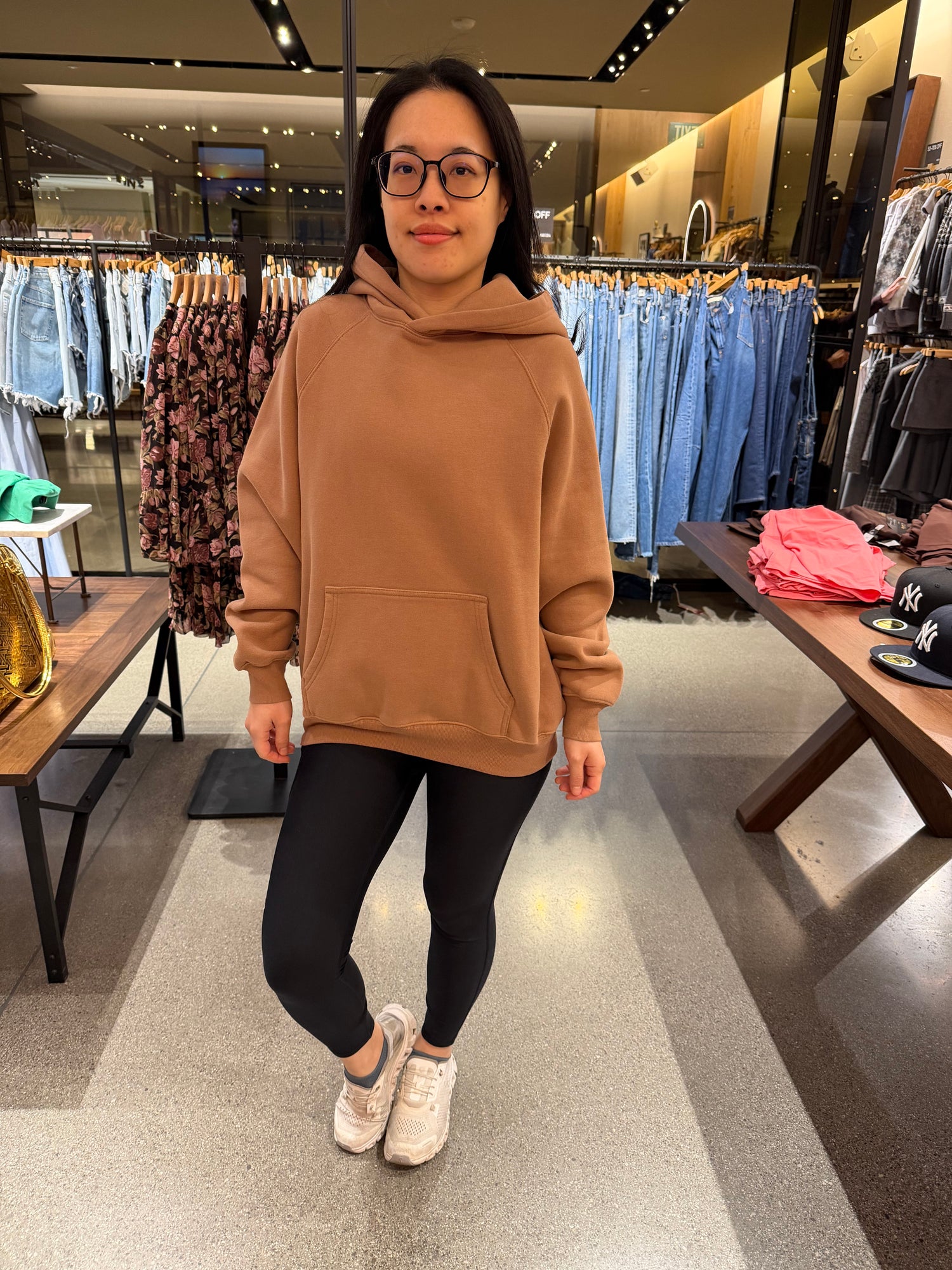 Aritzia Cozy Oversize 刷毛帽T 巧克力慕斯