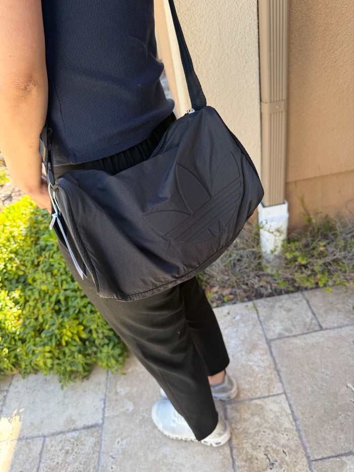 Adidas 迷你旅行包 黑色