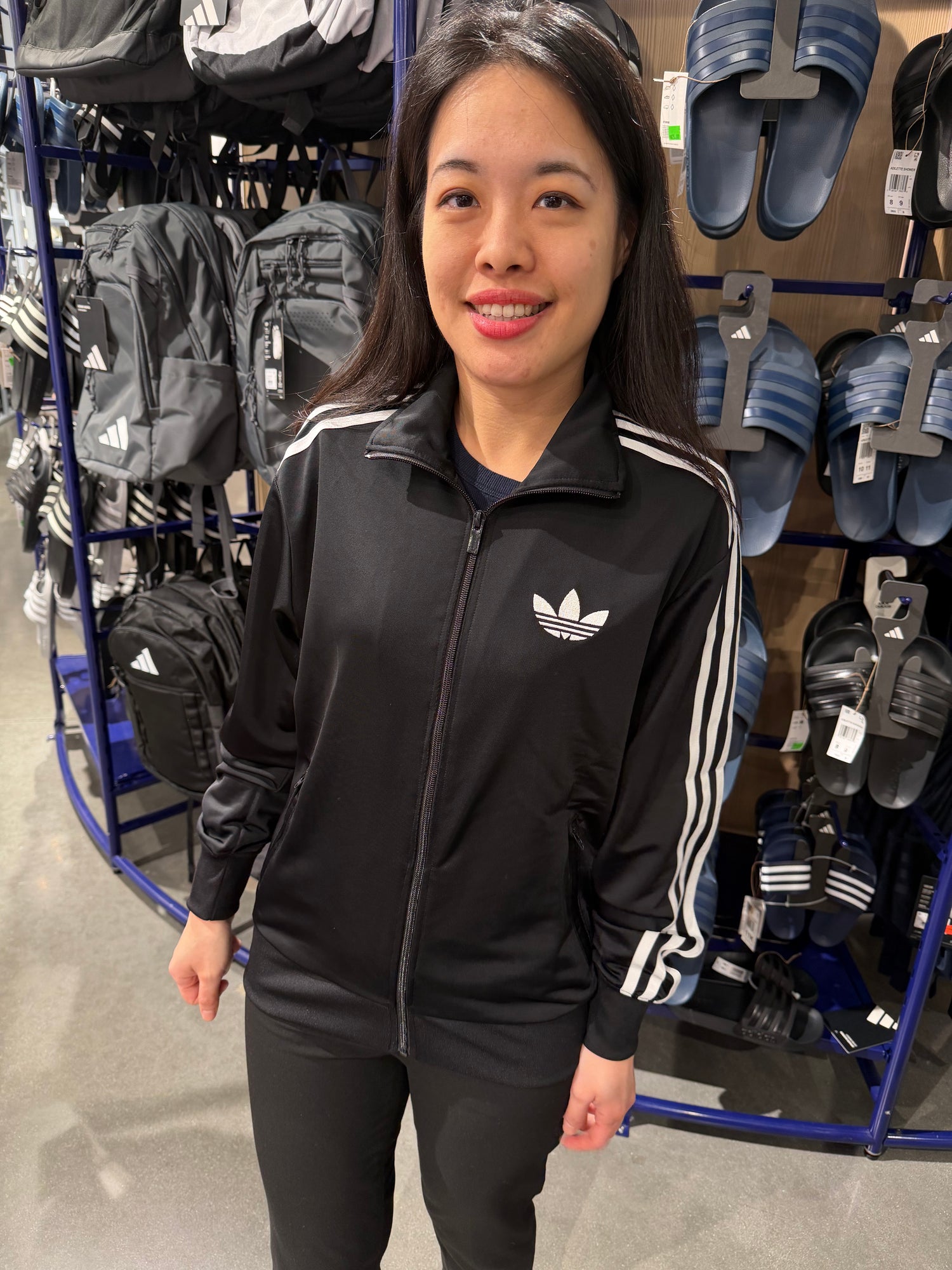 Adidas 女生 三葉草刺繡運動外套 黑色