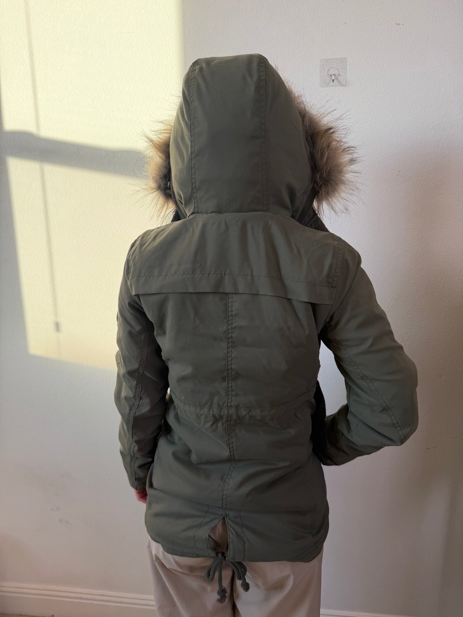 HCO 女生 熊寶寶毛防風派克外套 軍綠 XXS