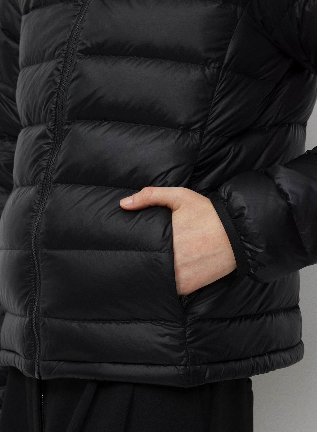 Aritzia 女生 Superpuff 好收納真羽絨外套 800 - 黑色