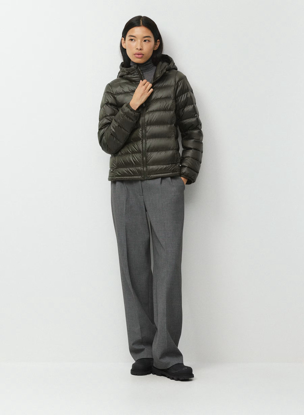 Aritzia 女生 Superpuff 好收納真羽絨外套 800 - 軍綠