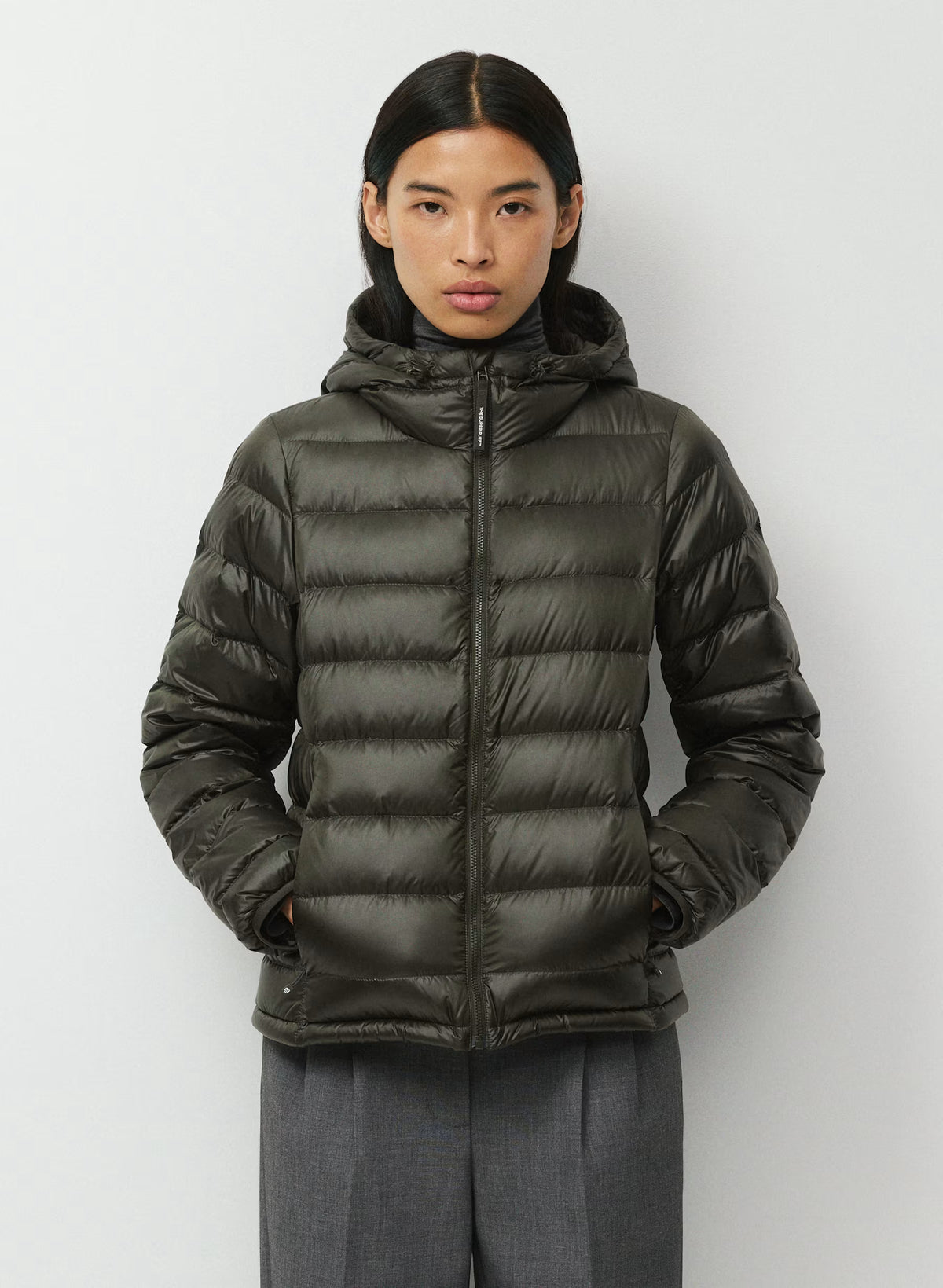 Aritzia 女生 Superpuff 好收納真羽絨外套 800 - 軍綠
