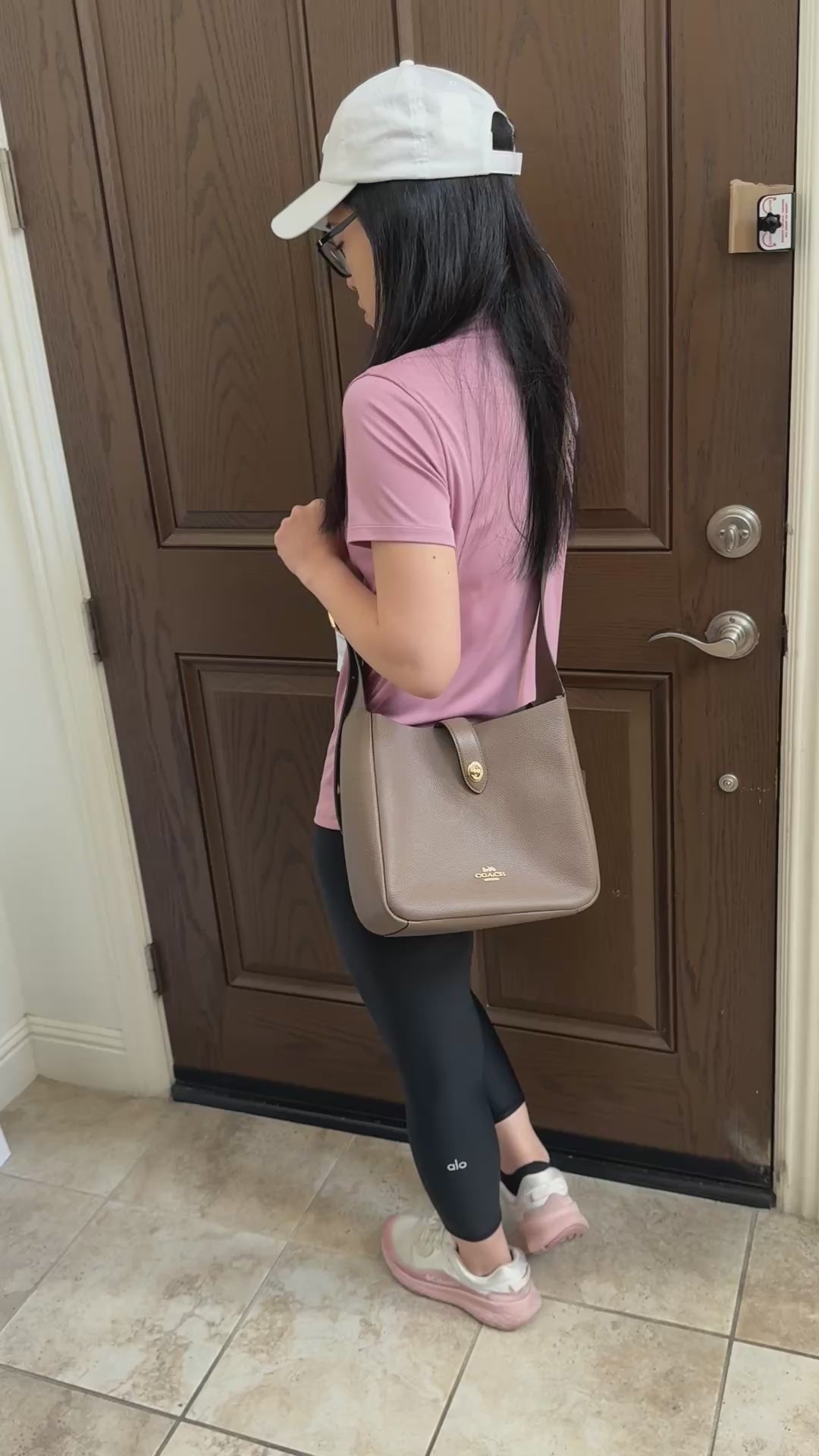 Coach outlet Hadley 菜籃子 藕灰